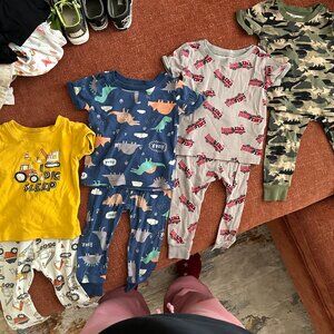 Toddler boy short sleeve pajama bundle (4 matching pairs) Size:18-24M